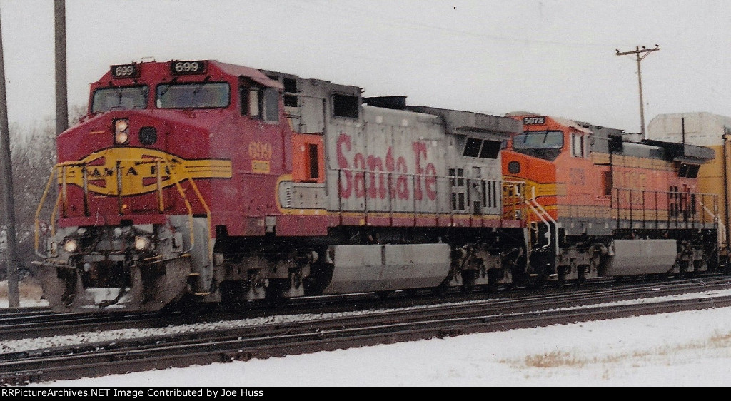 BNSF 699 West